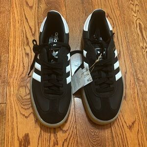 Adidas Sambae sneakers, women’s size 8 (NWT)